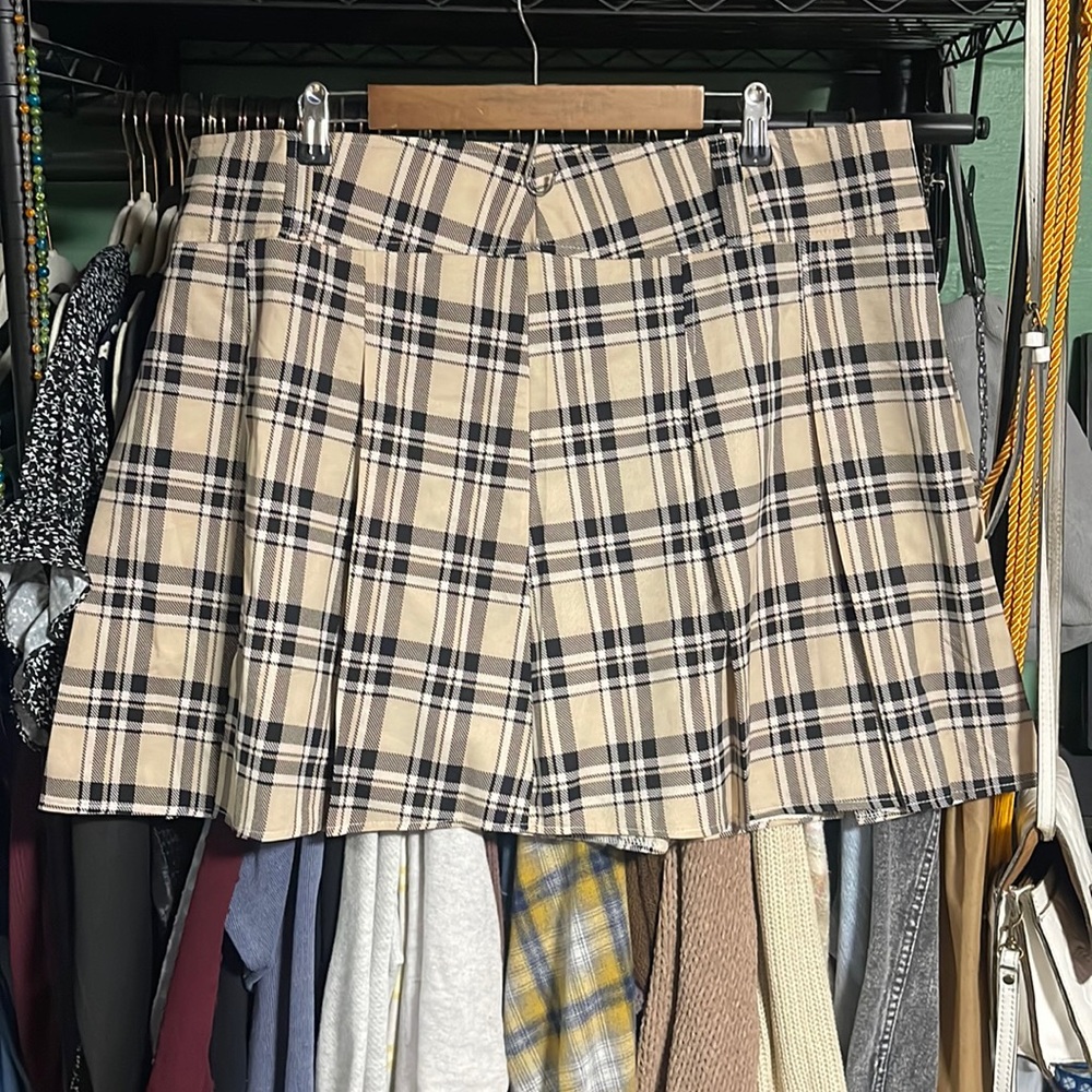 Pleated plaid skirt